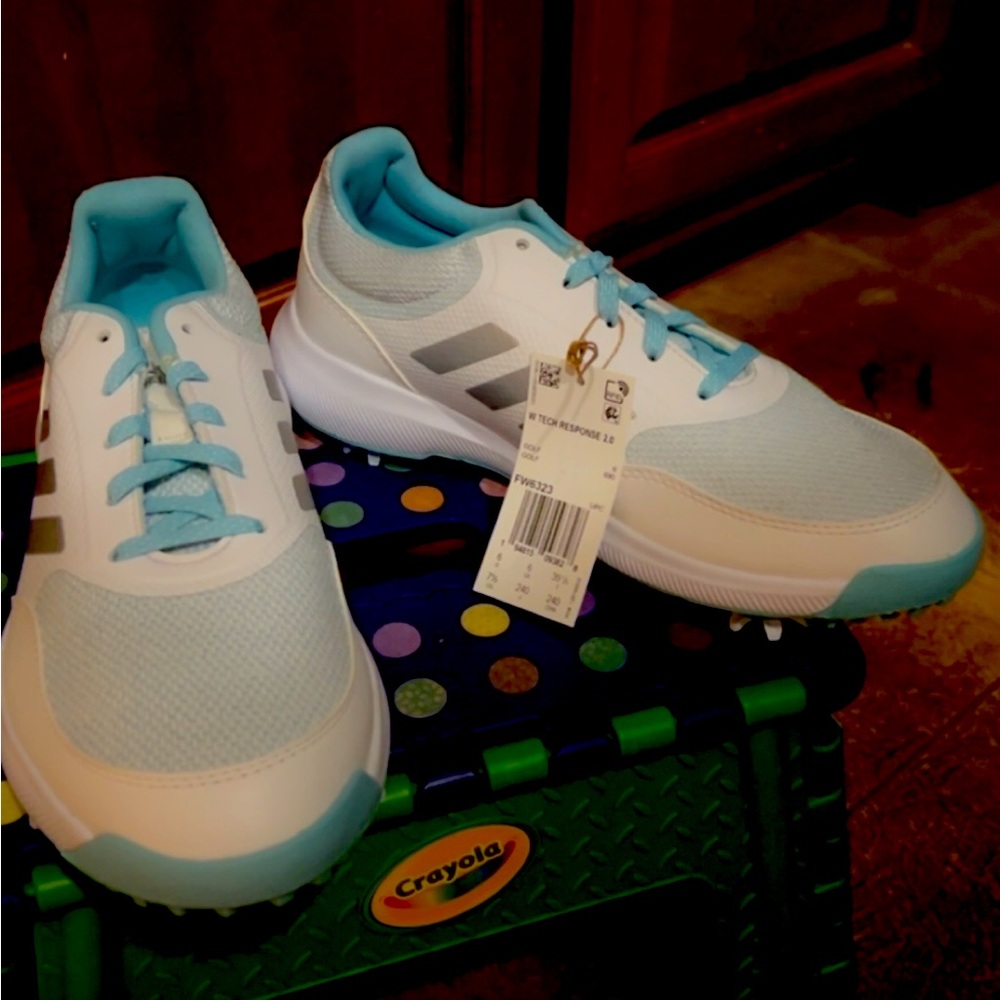 BRAND NEW WOMEN’S ADIDAS NATALIE GOLF SHOES!! SIZE 6 new with tags!!